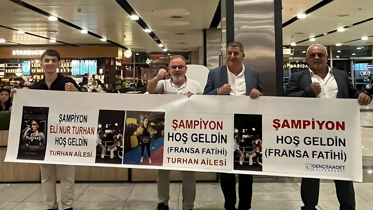 Manşet: Sultanbeyli Saadet Partisi: Elif Nur Turhan Dünya Şampiyonu Oldu