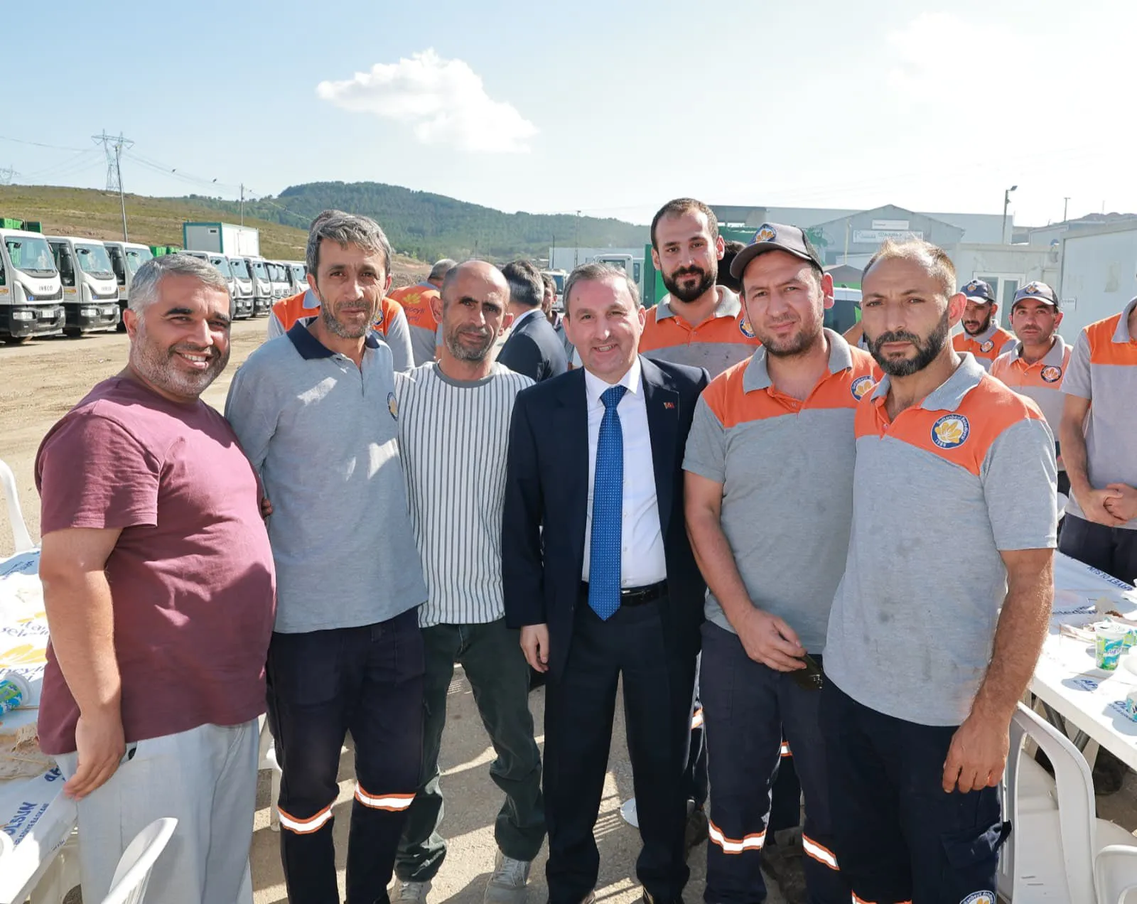 Sultanbeyli Belediye Başkanı Ali Tombaş’tan Temizlik Ekibine Teşekkür