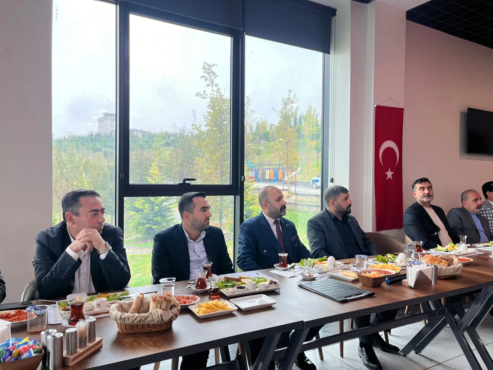 Manşet: Tüm Muşlar Derneği’nden Birlik Ve Beraberlik Kahvaltısı