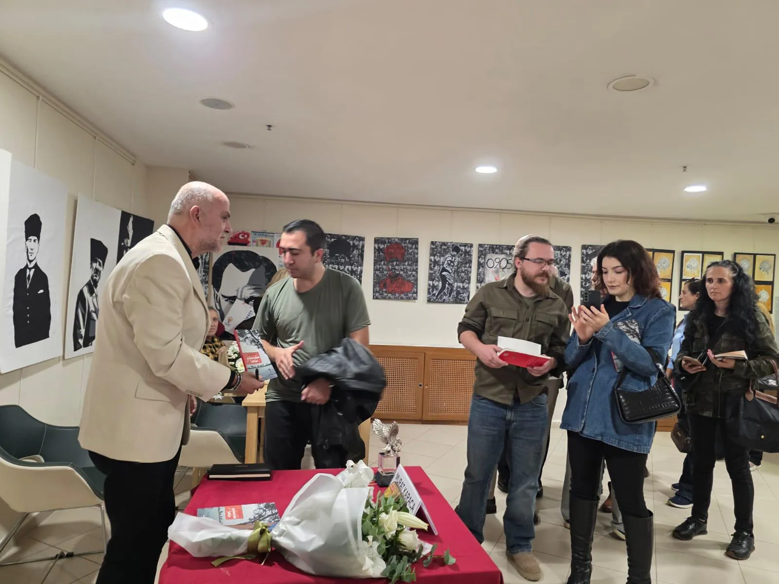 Murat Karaca Okurlarıyla Kartal’da Buluştu