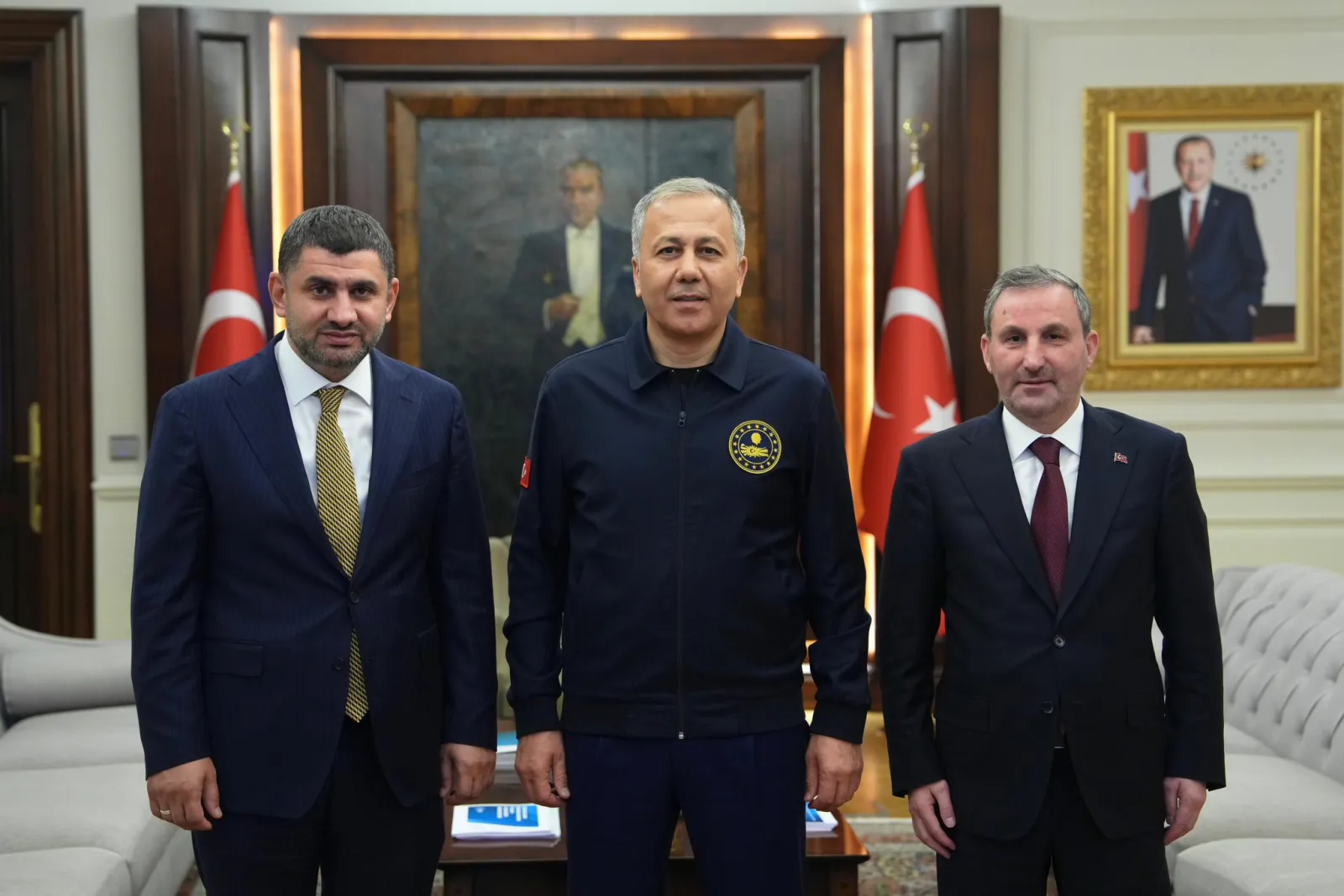 Manşet: Sultanbeyli Belediye Başkanı Ali Tombaş, İçişleri Bakanı Ali Yerlikaya’yı Ziyaret Etti