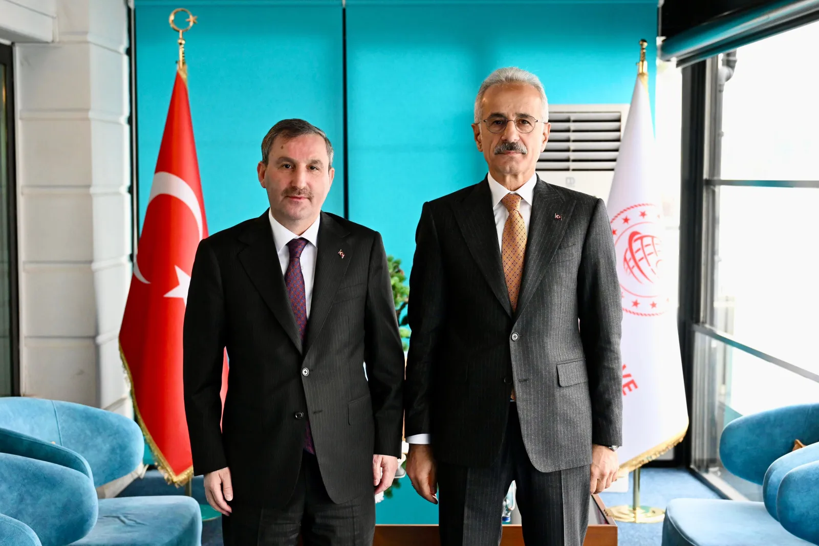 Manşet: Sultanbeyli Belediye Başkanı Ali Tombaş’tan Bakan Uraloğlu’na Ziyaret: İlçenin Ulaşım Ve Altyapısı Masaya Yatırıldı