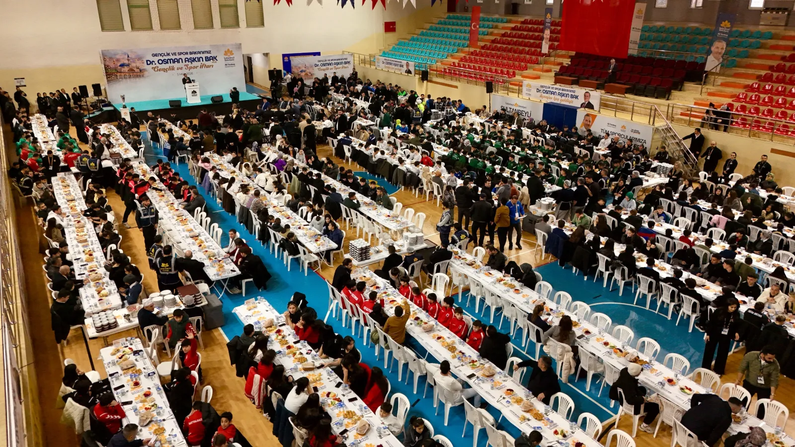 Gençlik Ve Spor Bakanı Bak, Binlerce Genç İle İftar Yaptı